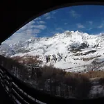 Erikzang - Cervinia In Out * Breuil-Cervinia